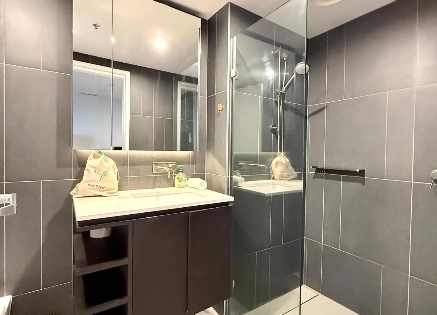 Apartment Heart Of Cbd Stylish 2Br Apt-Quiet-Pool-View-Bbq Canberra Australia
